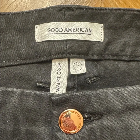 Good American Good Waist Crop Side Slit Jean Plus Size 18 26” inseam Black EUC - Picture 3 of 16